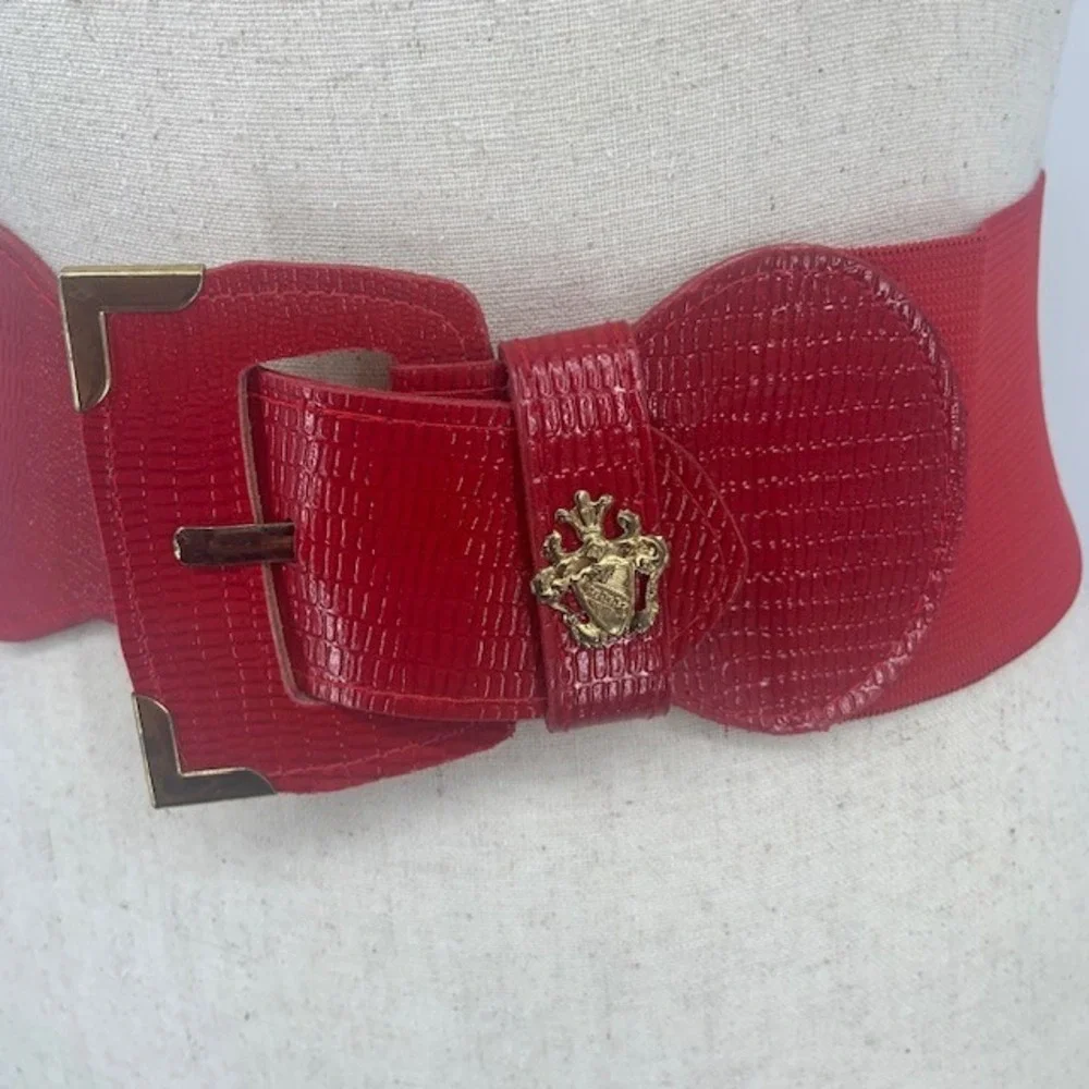 Retro 80s 90s Wide Stretch Statement Waist Belt Gold Crest Buckle Cinch Red